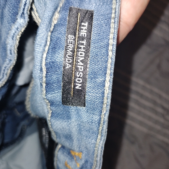 Vigoss Womens Shorts Adult Size 16 Bermuda Medium Wash Denim Pocket Long Inseam - Picture 3 of 9